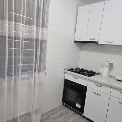 Vermietung einer komfortablen 3-Zimmer-Wohnung mit separater Küche, 70 m², Tomis 3, Constanța, Rumänien